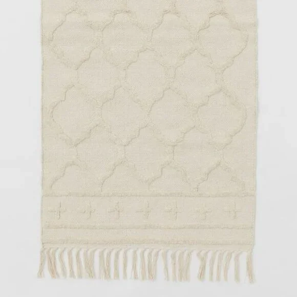 H&M Home Rectangular Tasseled Rug Light Beige 28X55 - Picture 5 of 7